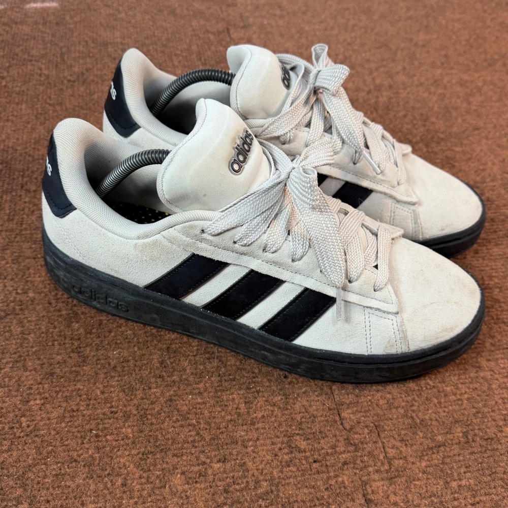 Adidas Daily 3.0 Mens Sneakers Grey Black Suede Low Top Skate Shoes 10.5 IH1287